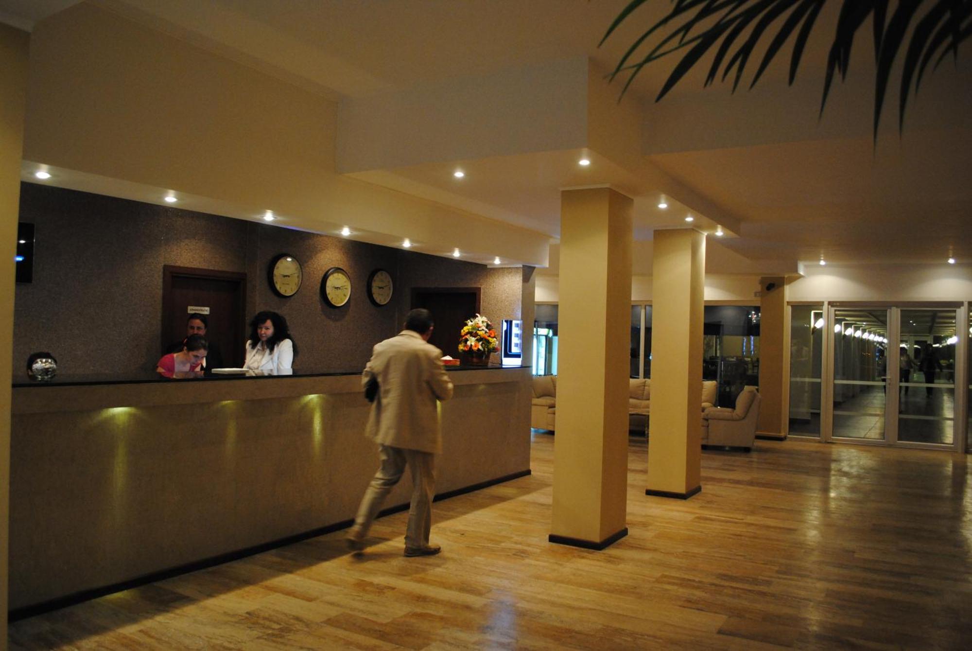Complex Mediteranean Mamaia Buitenkant foto